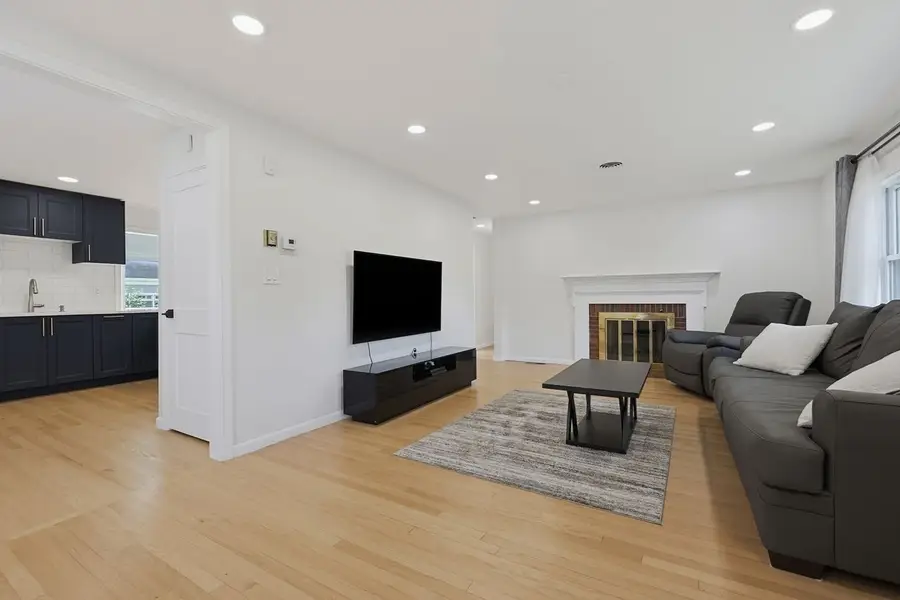 138 Tolman Street, Newton, MA 02465 - #3