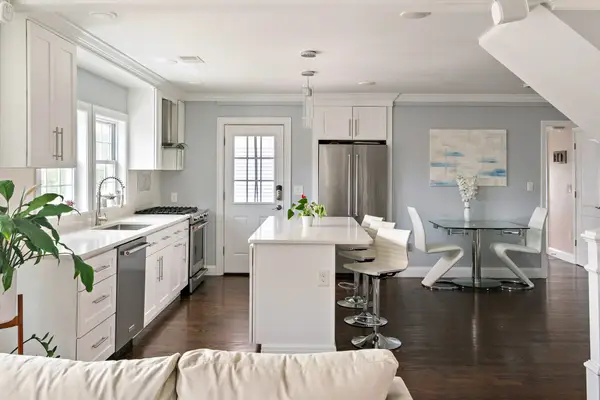 7 Lowell Ter #7, Somerville, MA 02145