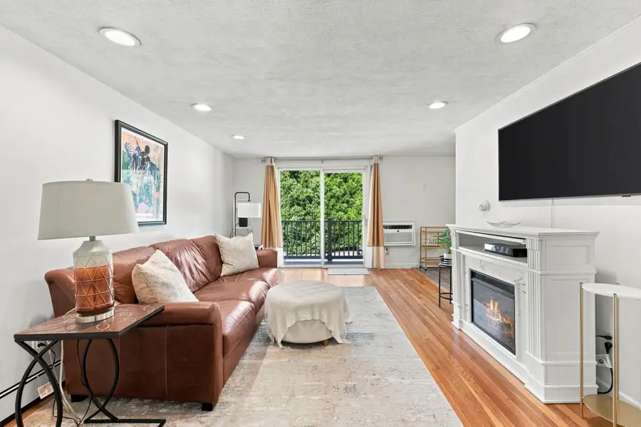 80 Renwick Rd #B, Wakefield, MA 01880 - #3