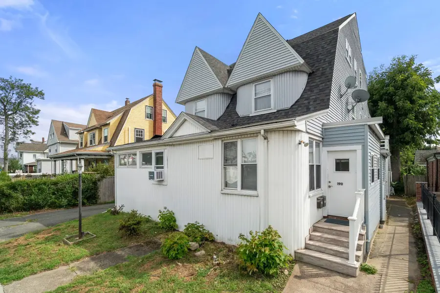 190 Pleasant St, Winthrop, MA 02152 - #2