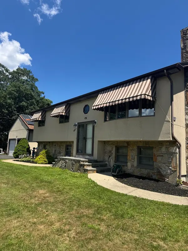 49 Bakerville Rd, Dartmouth, MA 02748