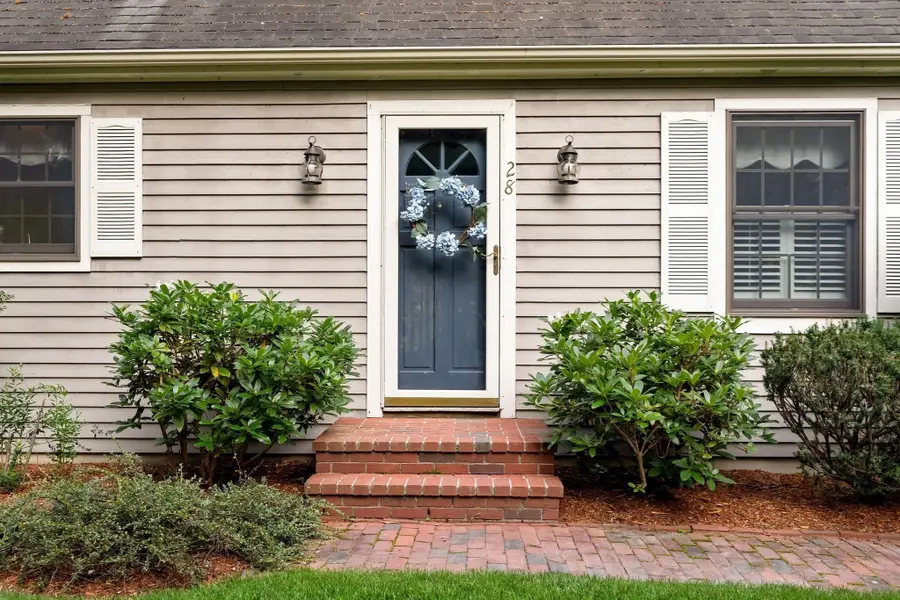 28 Lady Slipper Cir, Pembroke, MA 02359 - #2