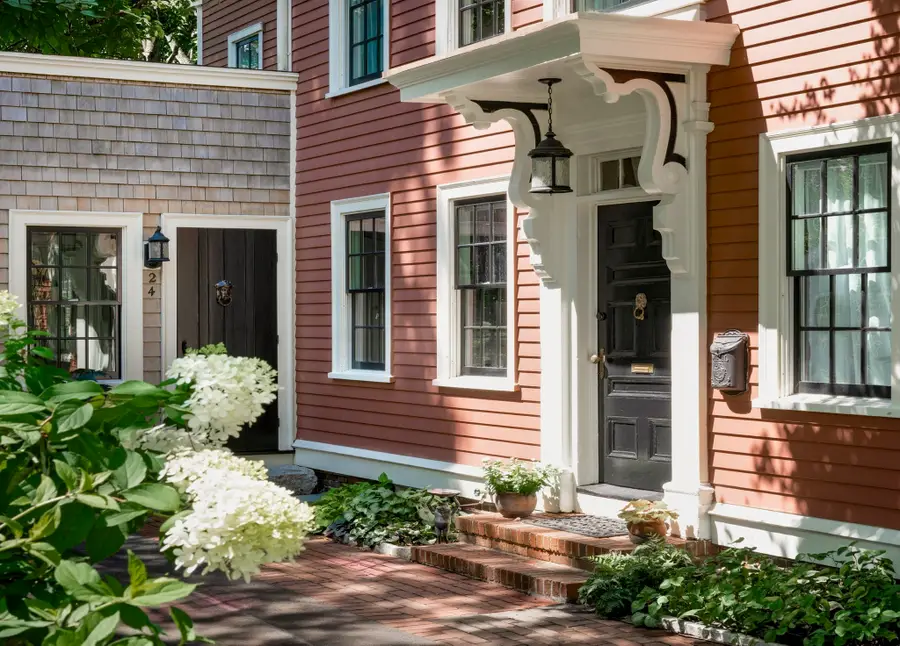 24 High St, Ipswich, MA 01938 - #2