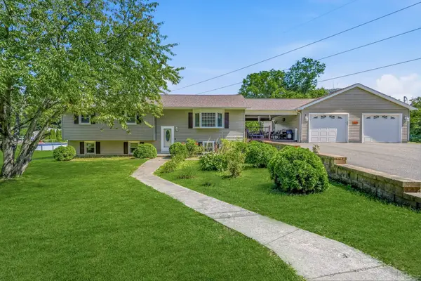 45 Brook St, Easthampton, MA 01027