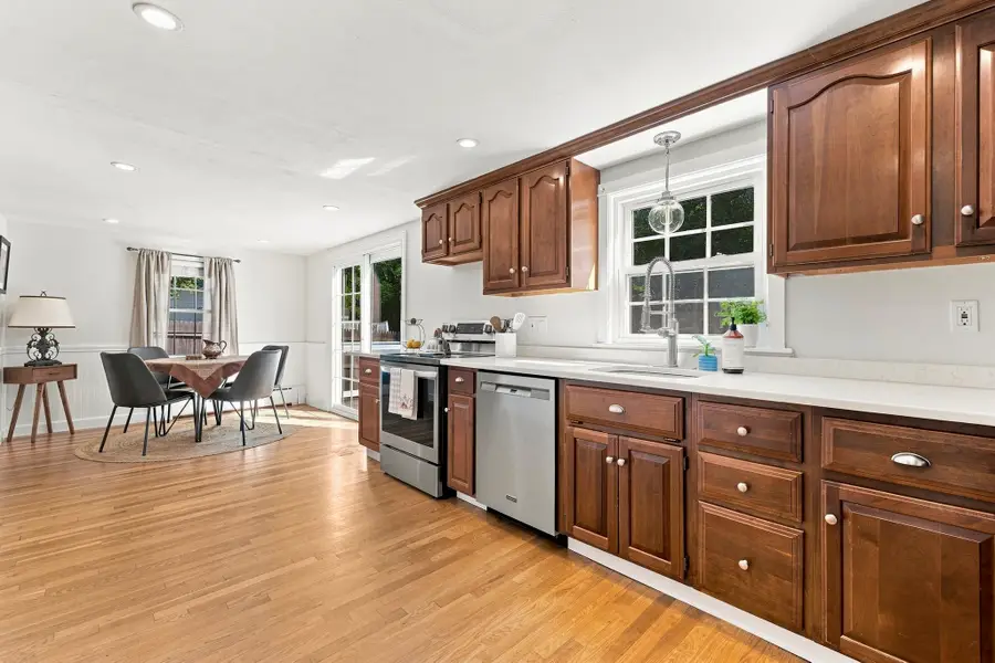 446 Pine St, Weymouth, MA 02190 - #2