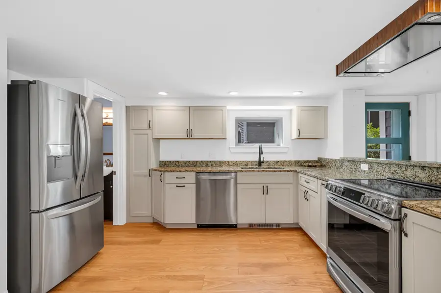 22 Lake Attitash Rd, Amesbury, MA 01913 - #2