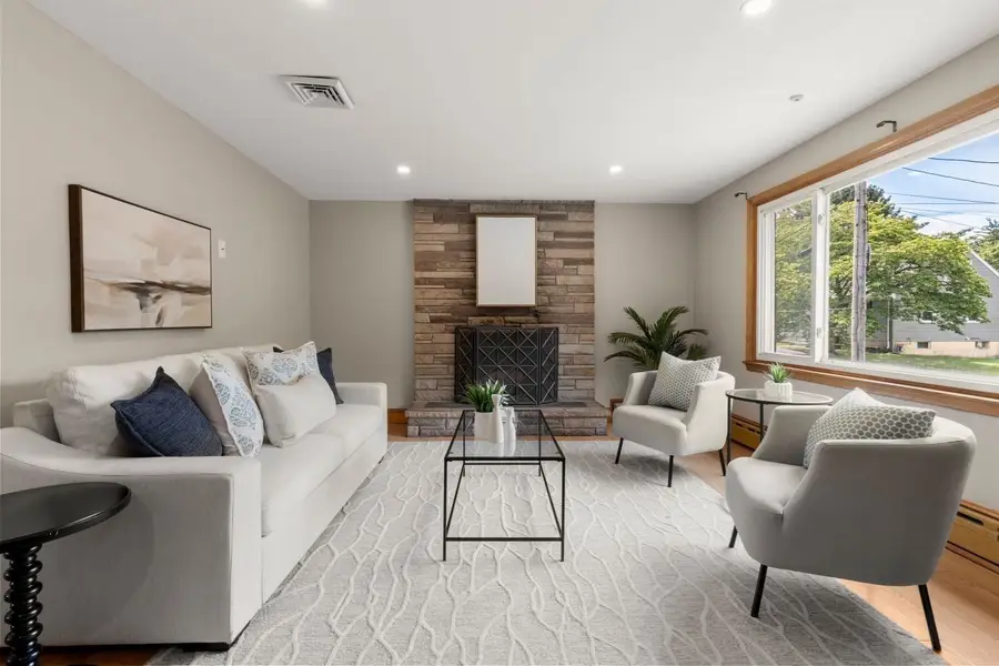 8 Helene St, Quincy, MA 02169 - #2