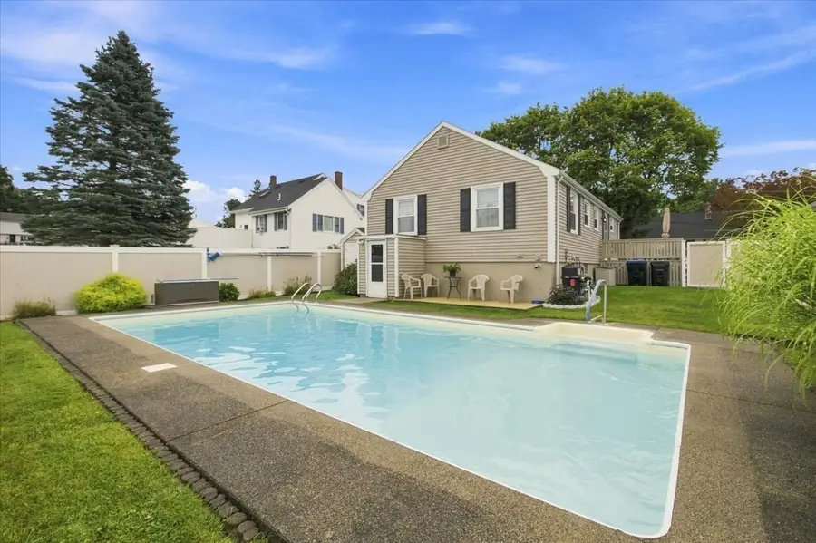29 Garfield Ave, Beverly, MA 01915 - #3