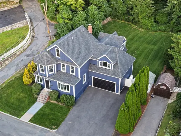 2 Hemenway Ave, Melrose, MA 02176