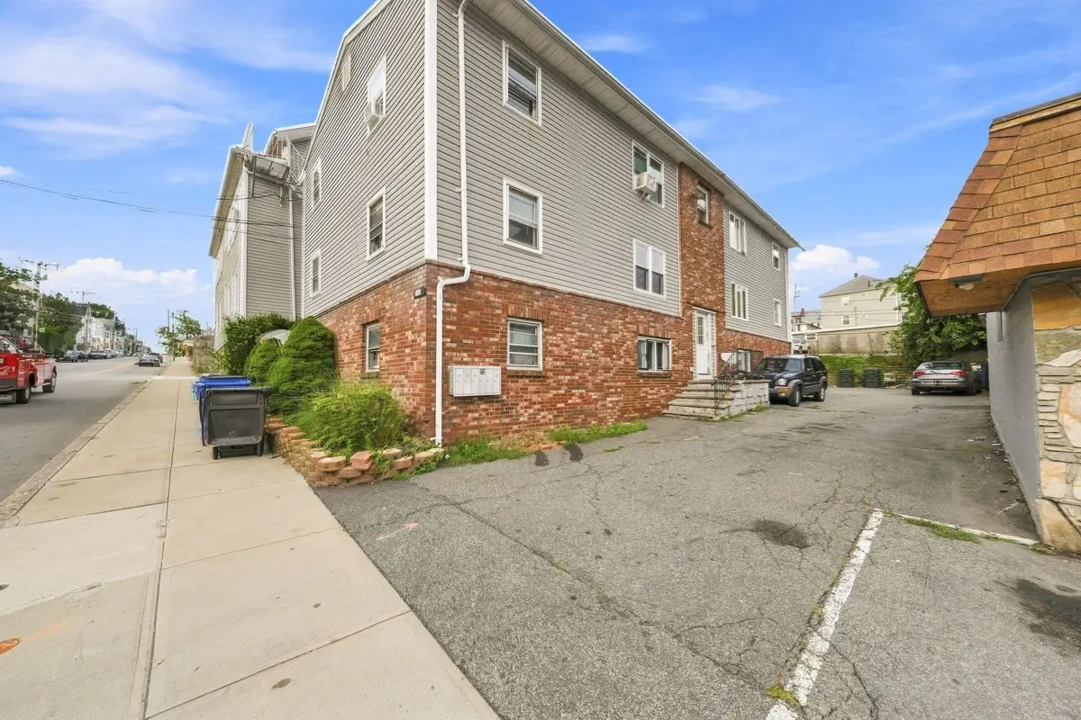 243 Robeson St #3, Fall River, MA 02720 - #1