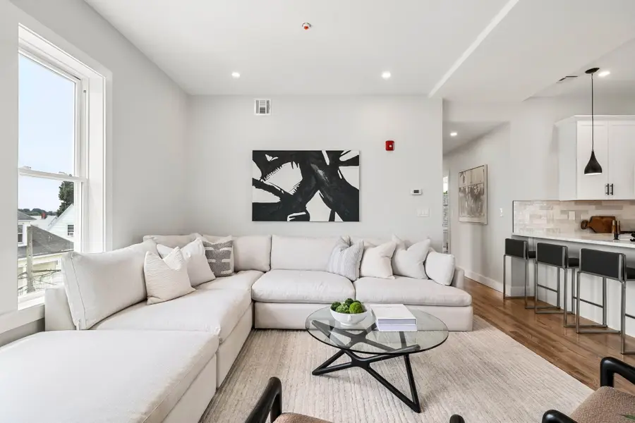 1088 Saratoga St #C, Boston, MA 02128 - #3