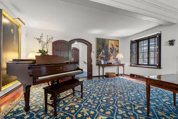 1 West Hill Place, Boston, MA 02114