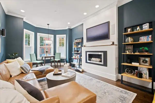 48 Chelsea St #1, Boston, MA 02128