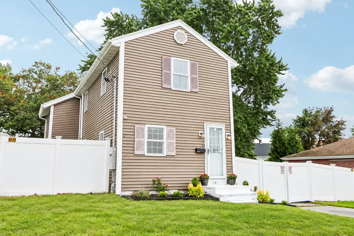 281 Washington St, Taunton, MA 02780 - #1