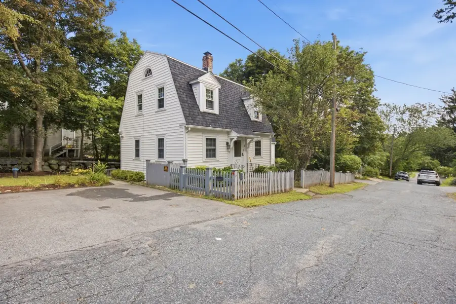 6-8 Center Place, Stow, MA 01775 - #2