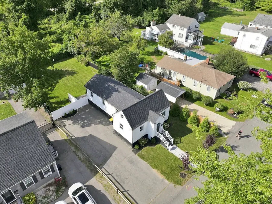 47 Perkins St, Somerset, MA 02725 - #3