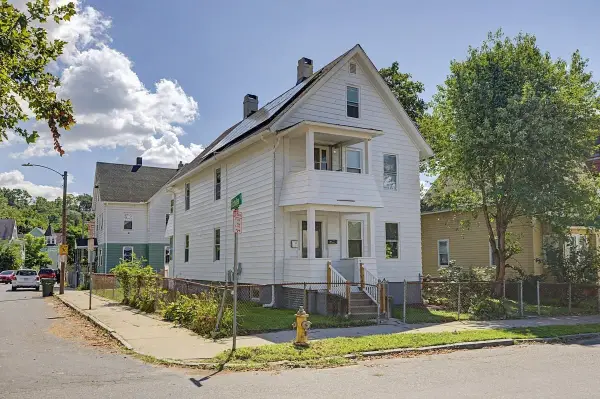 81 Adams St, Springfield, MA 01105