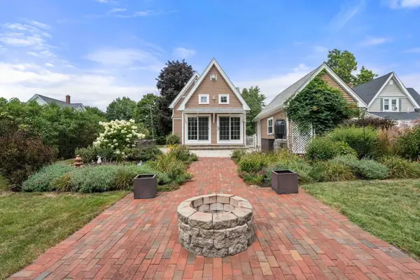 172 West St, Walpole, MA 02081