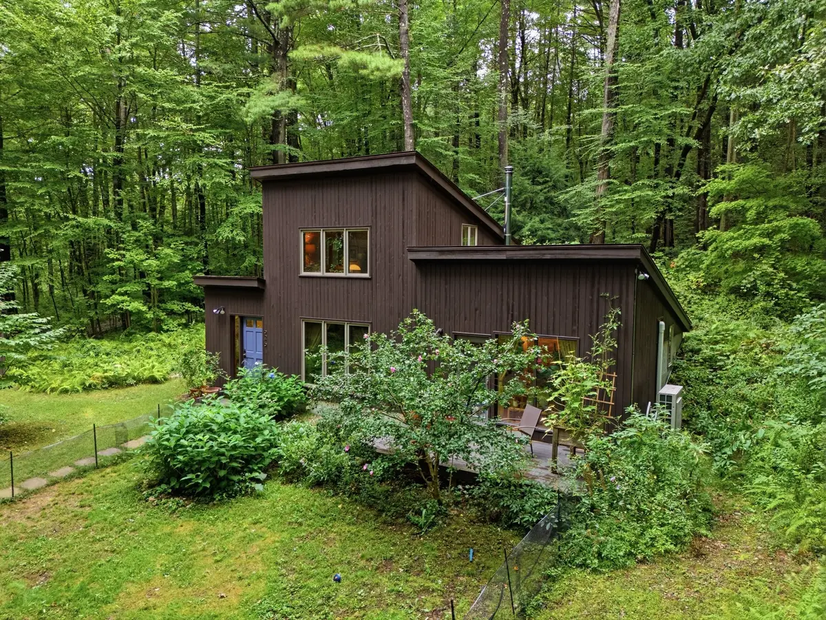 626 Station Rd, Amherst, MA 01002 - #1