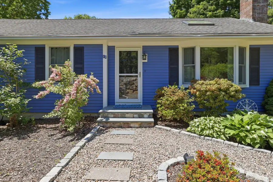 19 Ivest Circle, Falmouth, MA 02536 - #2