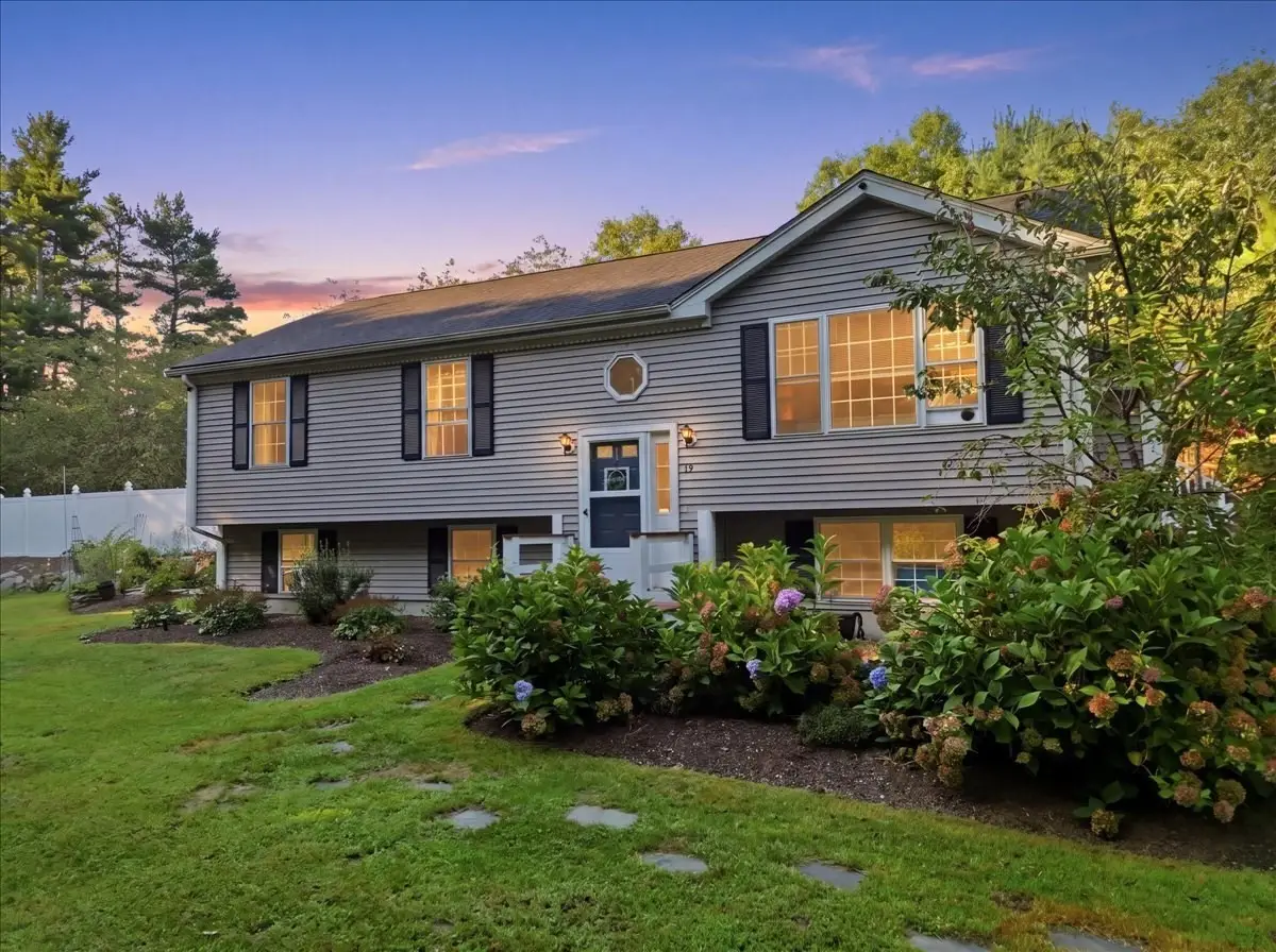 15 Old Center St, Middleboro, MA 02346 - #1