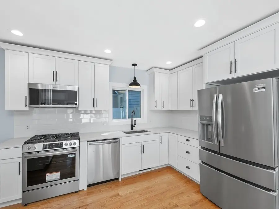 28 Ash Street #1, Waltham, MA 02453 - #3