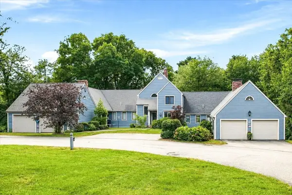 100 Pond St #34, Cohasset, MA 02025