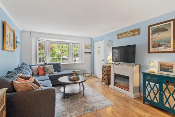 20B Washington Park Dr #6, Andover, MA 01810