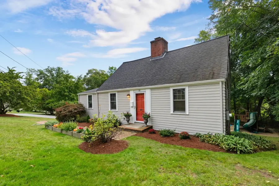 11 Stratham Rd, Lexington, MA 02421 - #2
