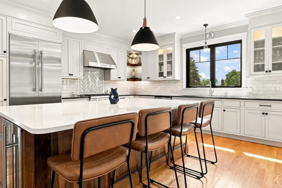 11 Locke St, Winchester, MA 01890 - #2