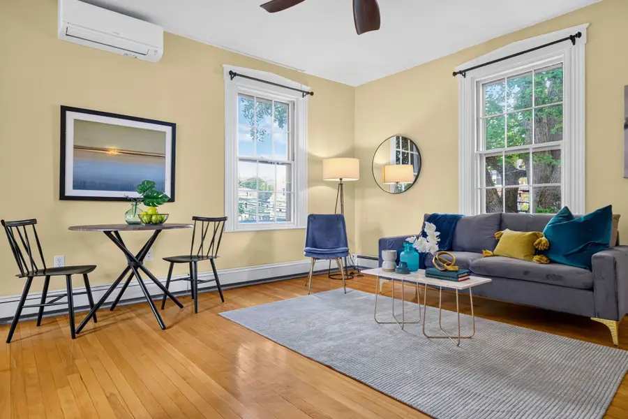 122 W Wyoming Ave #C, Melrose, MA 02176 - #2