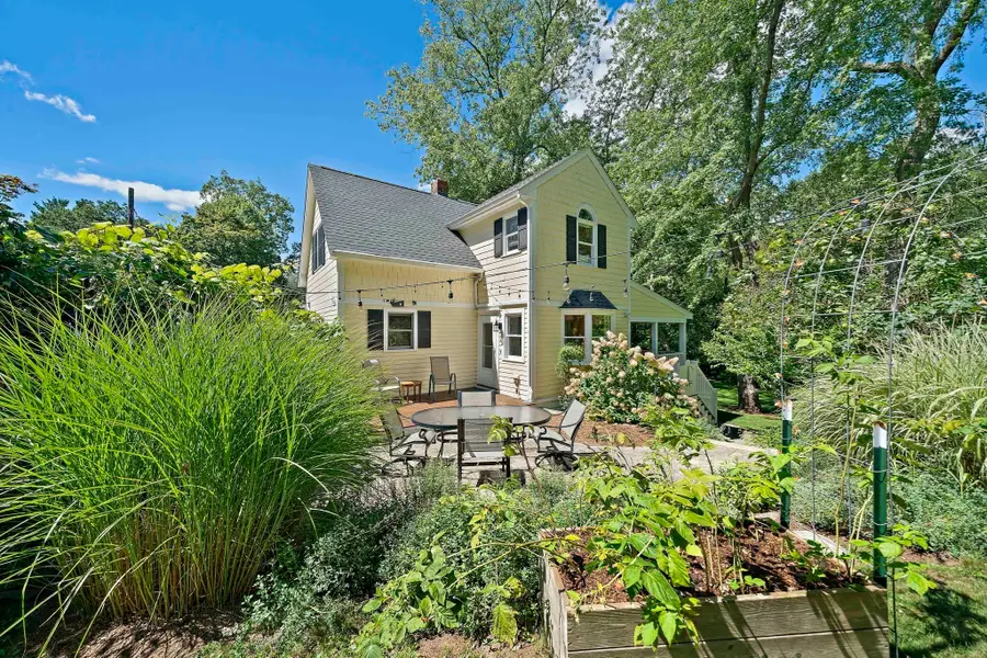 16 Oakland Ave, Hanover, MA 02339 - #2
