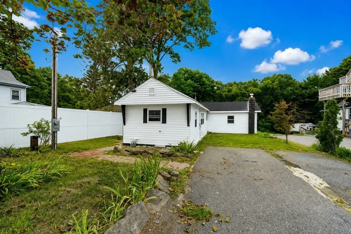 163 Highland St, Clinton, MA 01510 - #1
