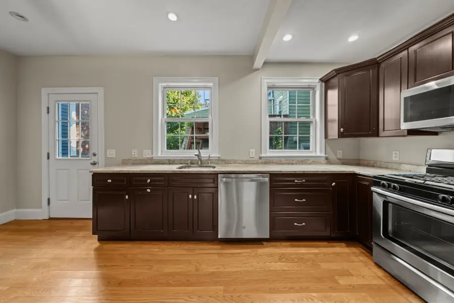 519 E 5th Street, Boston, MA 02127 - #3