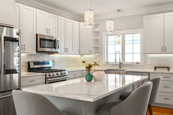 140 Main St #E, Upton, MA 01568