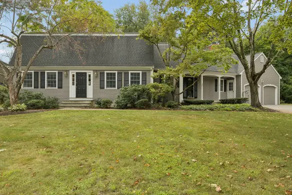 18 Lois Lane #18, Lexington, MA 02420