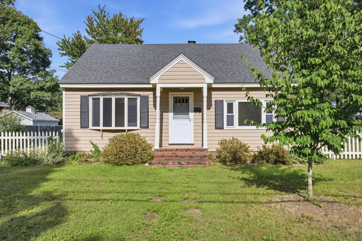 6 Pleasant St, Chelmsford, MA 01824 - #1