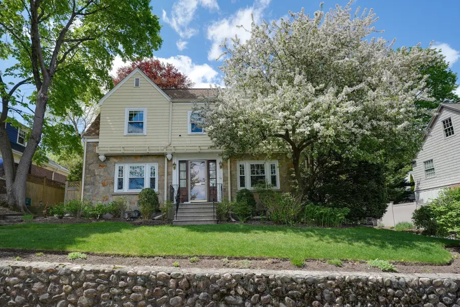 54 Elizabeth Rd, Belmont, MA 02478 - #2