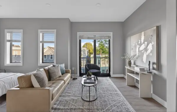 656 Saratoga #212, Boston, MA 02128