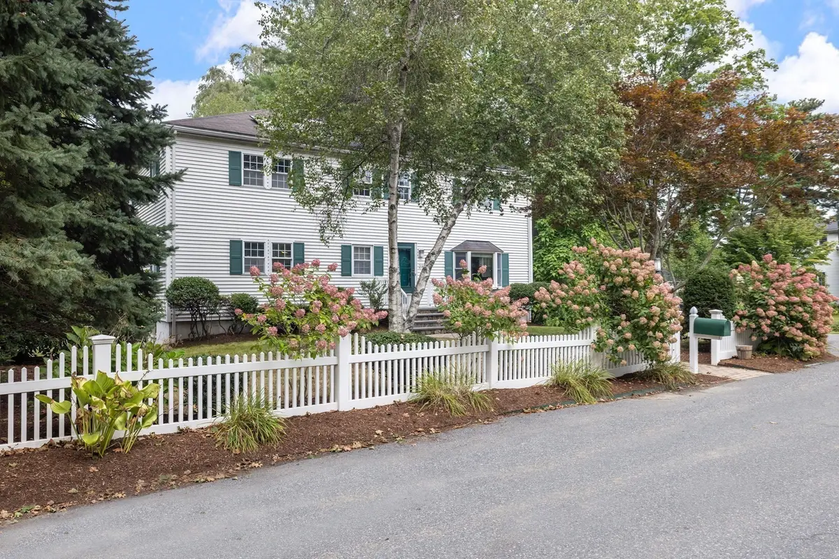 23 Leach Ln, Natick, MA 01760 - #1
