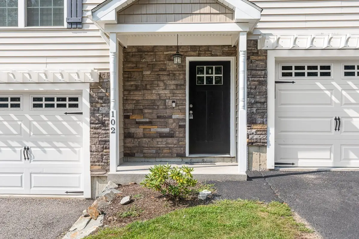 102 Hunting Hill Dr #102, Cumberland, RI 02864 - #1
