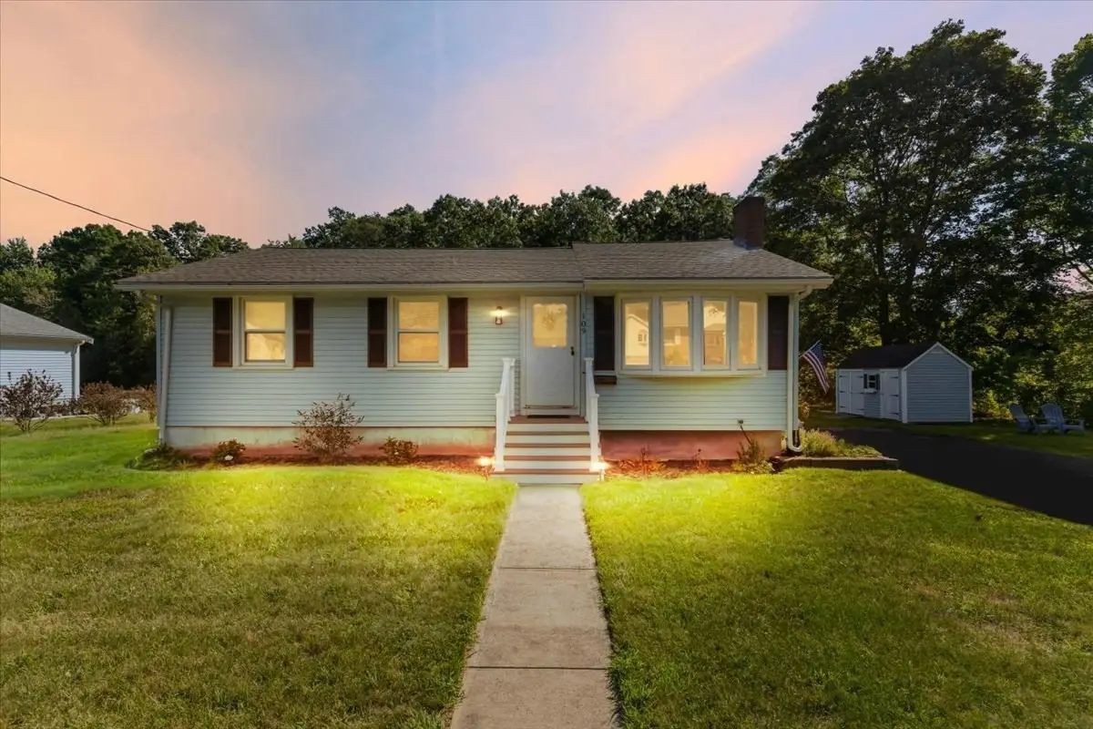 109 Lincoln Rd, Rockland, MA 02370 - #1