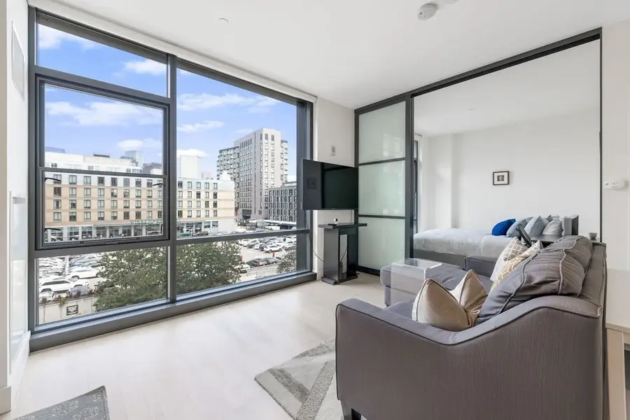 32 Traveler St #411, Boston, MA 02118 - #2