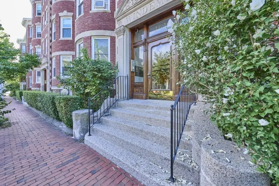161 Hancock #B, Cambridge, MA 02139 - #2