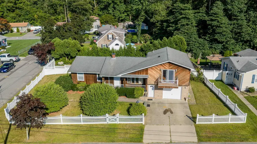 861 Pine Hill Dr, New Bedford, MA 02745 - #2