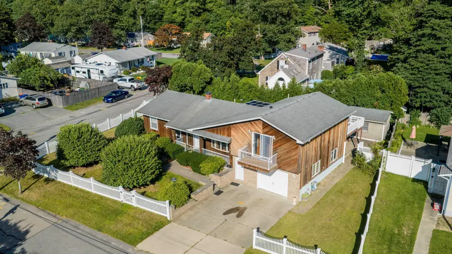 861 Pine Hill Dr, New Bedford, MA 02745 - #3