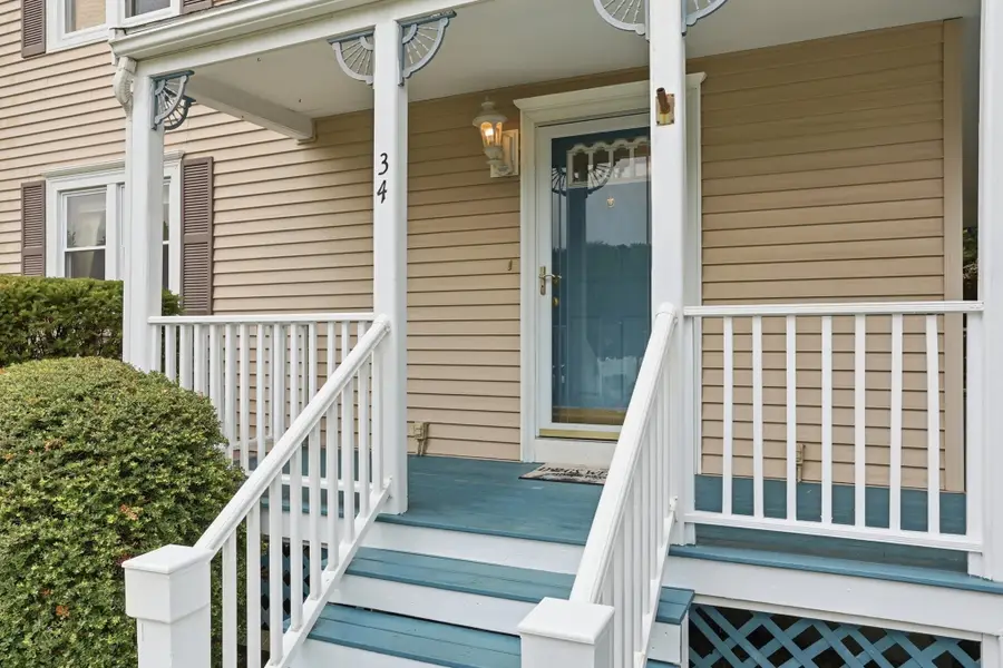 34 Oak Knoll Rd, Lowell, MA 01852 - #2