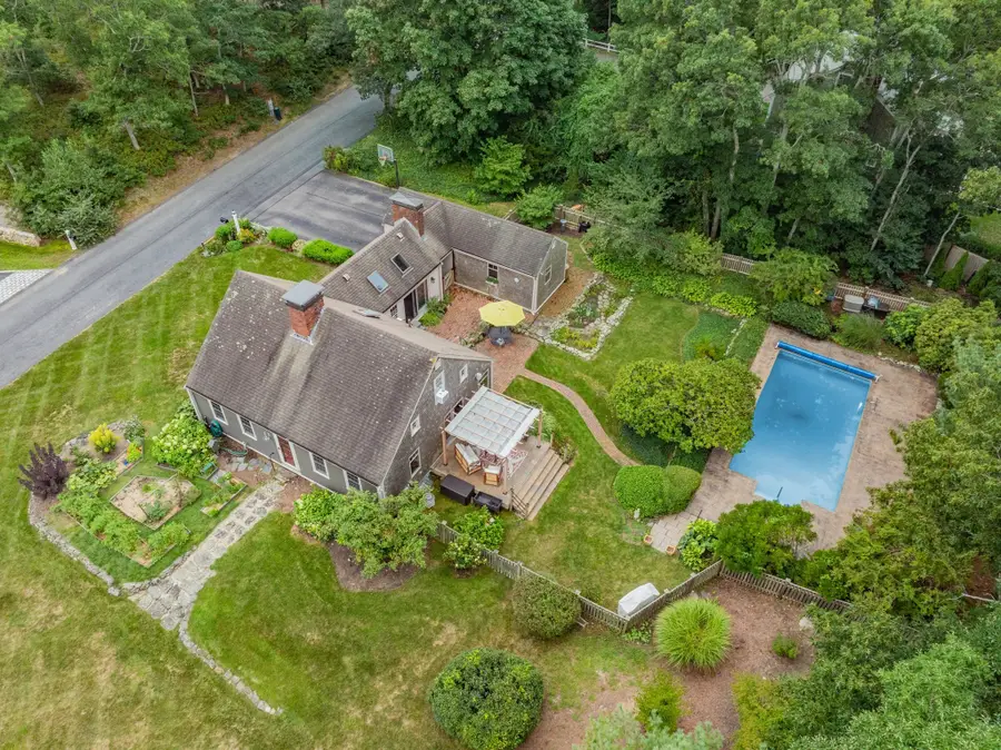 18 Manor Dr, East Sandwich, MA 02537 - #2
