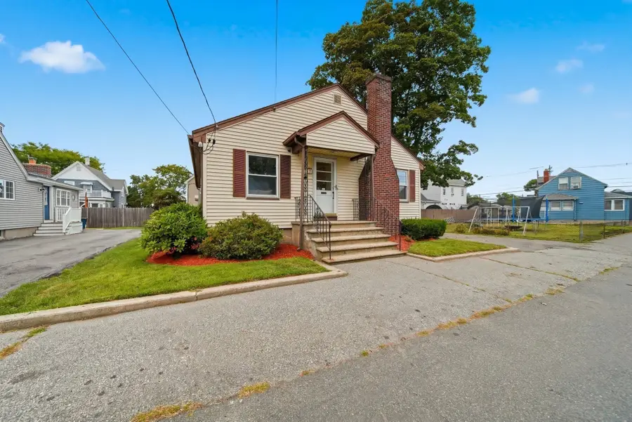 3 Carlton St, Peabody, MA 01960 - #3