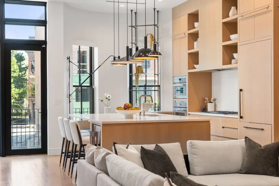 189 W Brookline St #PH, Boston, MA 02118 - #3